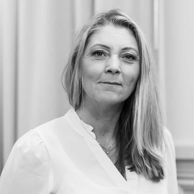 Profilbild på Lotta Johansson insamlingsansvarig filantropi och stora gåvor på Hjärnfonden.