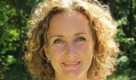 Porträtt av Eva Helmersson.