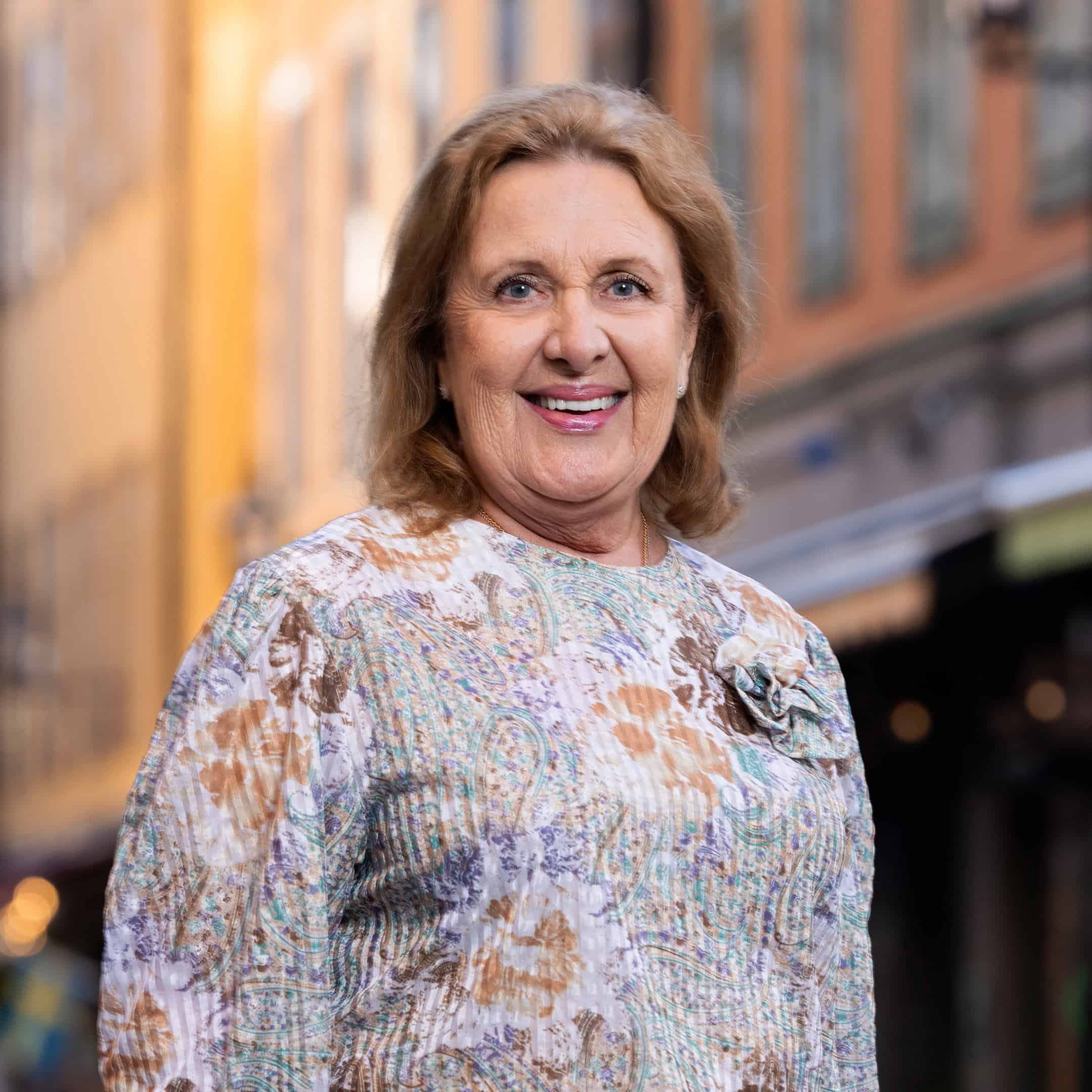 Porträtt av Elisabeth Lövgren.