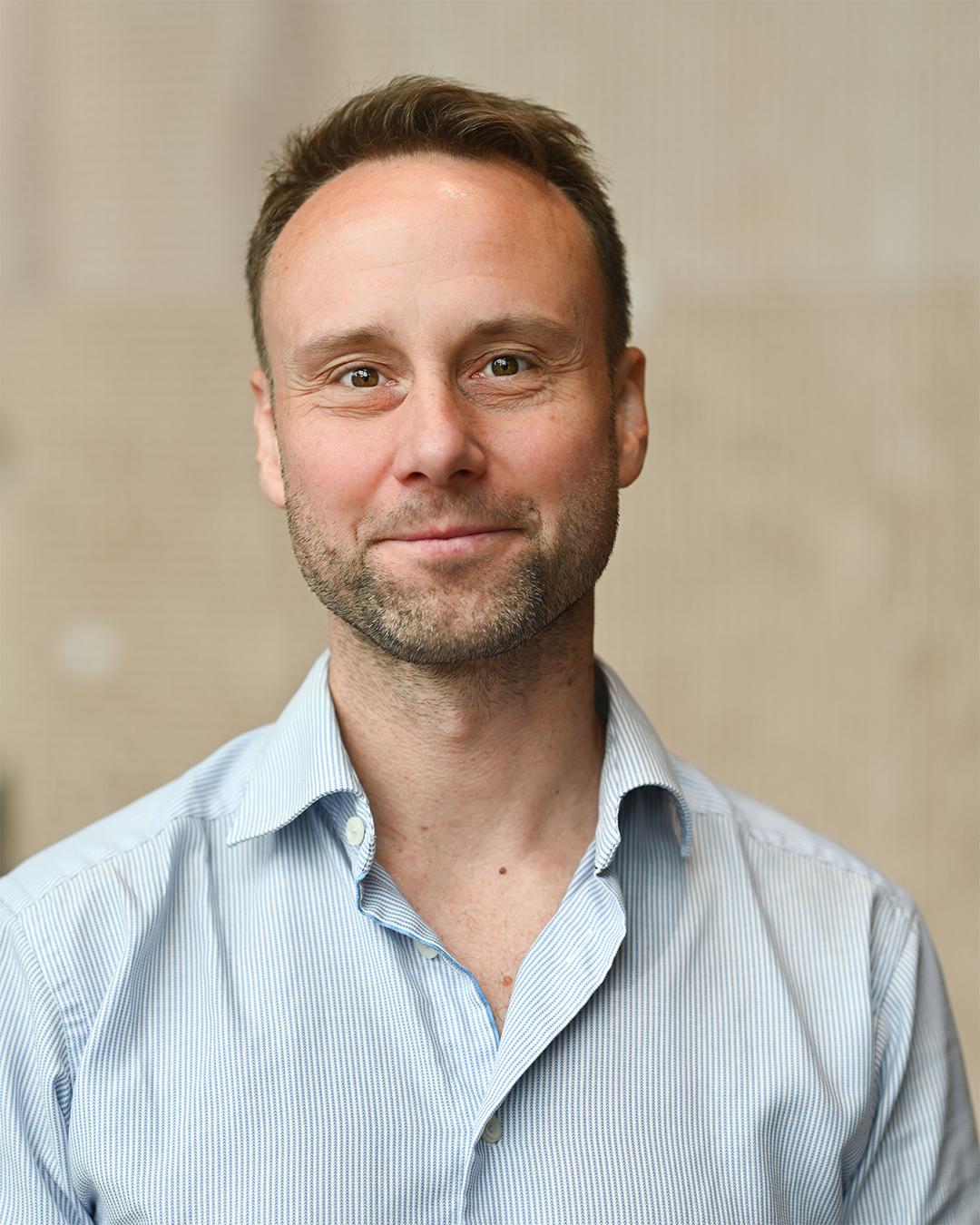 Porträtt av Sebastian Palmqvist.