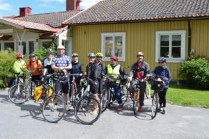 Lisa Kriga tillsammans med några av forskarna från Umeå universitet vid lunchpausen i Stömbeck.