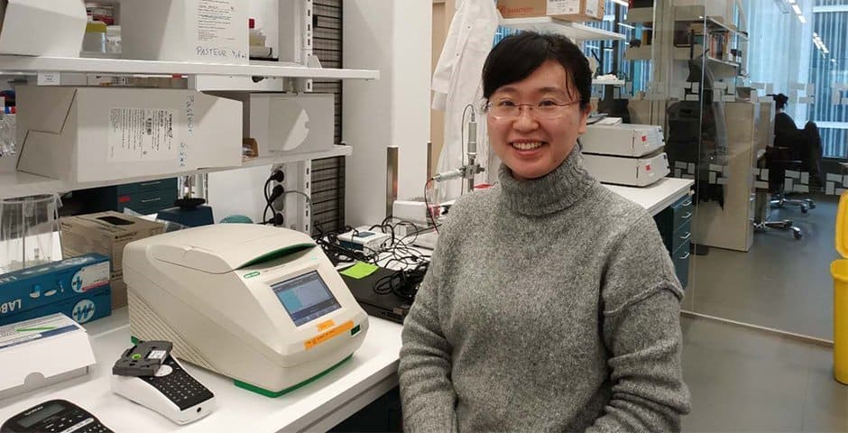 Anqi Xiong forskar om Parkinsons sjukdom vid Uppsala univresitet