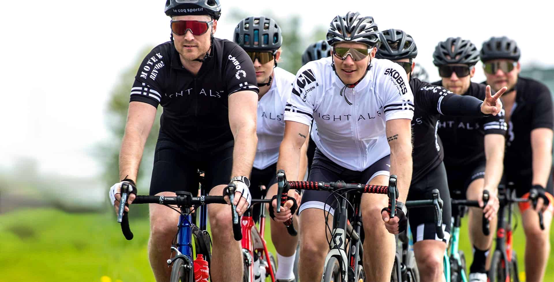 Kompisgänget bakom insamlingen Fight ALS cyklar Vätternrundan för ALS-forskningen.