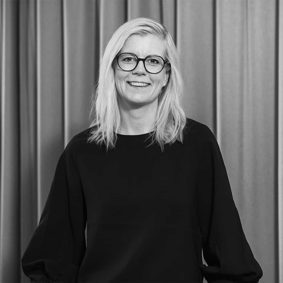 Porträttfoto på Emeli Lundström som är Sakkunnig och programansvarig på Hjärnfonden
