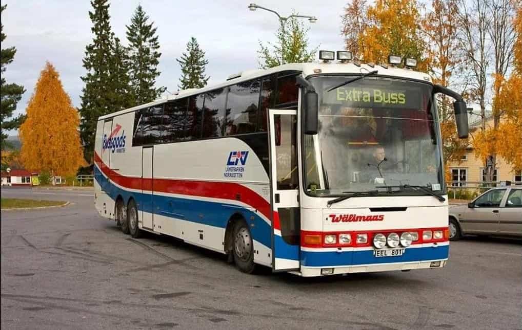 Christer arbetade som busschaufför i 45 år. Här sitter han bakom ratten på sin buss år 2008.